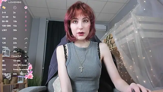 Snapshot of LuxRayi chatting on 03-13-26, 08:43 LuxRayi online show from 03-13-26, 08:43