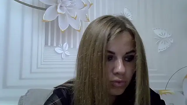 Snapshot of TinaFun4u chatting on 09-22-25, 08:11 TinaFun4u online show from 09-22-25, 08:11