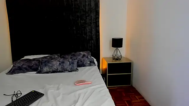 Snapshot of NataGarcia chatting on 10-14-25, 02:51 NataGarcia online show from 10-14-25, 02:51