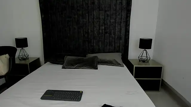 Snapshot of NataGarcia chatting on 07-15-26, 05:07 NataGarcia online show from 07-15-26, 05:07