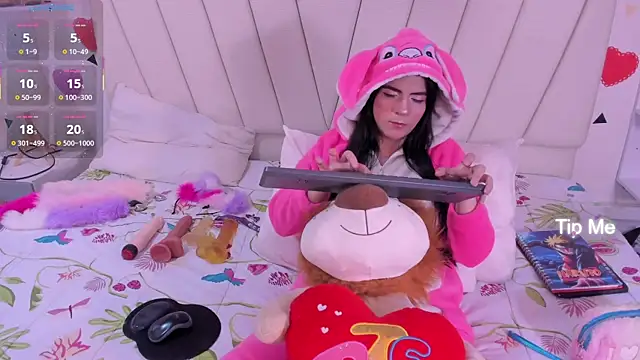 MorganitaX online show from 02-25-25, 01:06