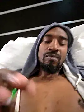 Snapshot of ElJudah7 chatting on 11-10-25, 10:53 ElJudah7 online show from 11-10-25, 10:53