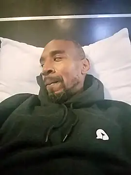 Snapshot of ElJudah7 chatting on 11-17-25, 02:17 ElJudah7 online show from 11-17-25, 02:17