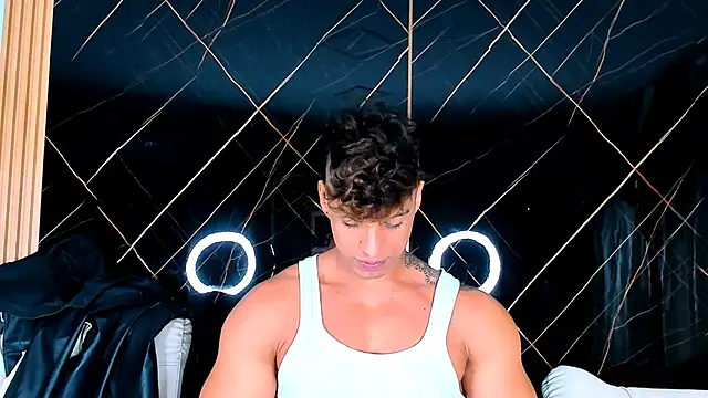 Owen Muzcle online show from 10-11-25, 03:06