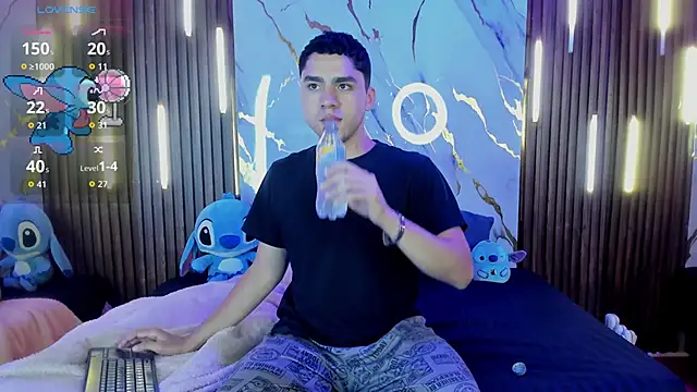 Snapshot of LiamNovak chatting on 11-23-25, 12:05 LiamNovak online show from 11-23-25, 12:05