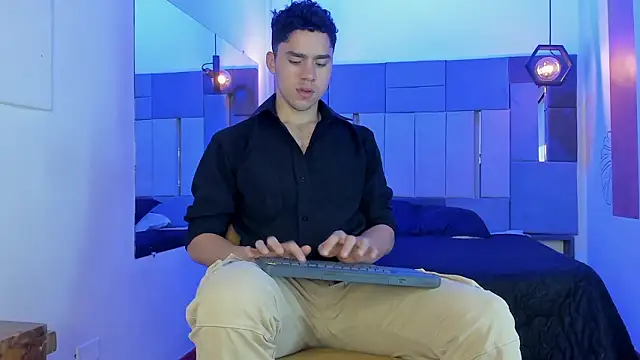 LiamNovak online show from 02-01-26, 12:04