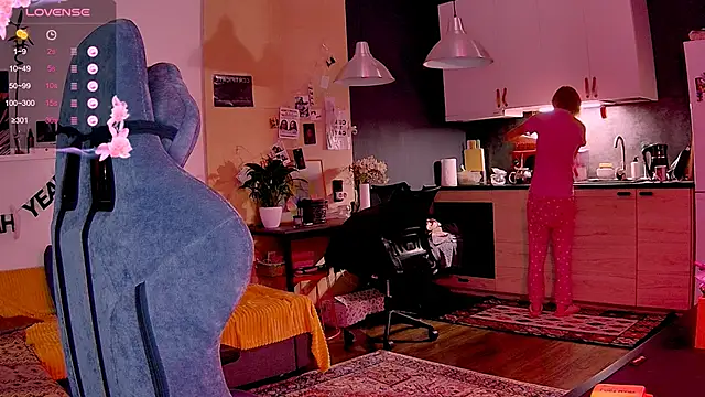 KatiKate online show from 11-27-25, 03:36