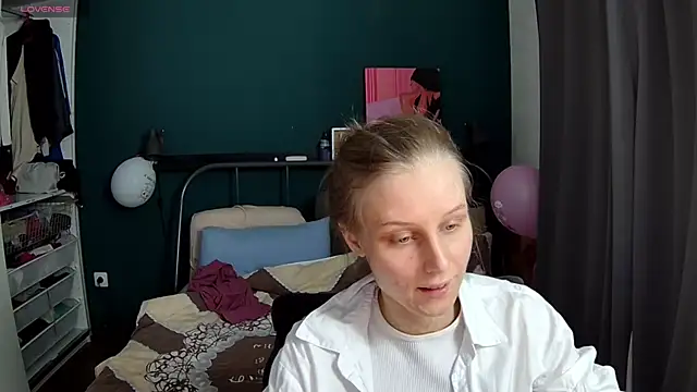KatiKate online show from 05-04-26, 03:19