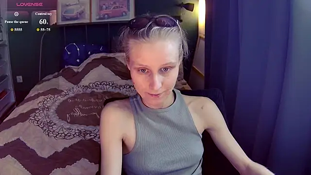 KatiKate online show from 07-10-26, 03:25