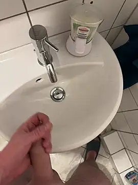 Snapshot of Abenteuerman chatting on 12-09-24, 04:45 Abenteuerman online show from 12-09-24, 04:45