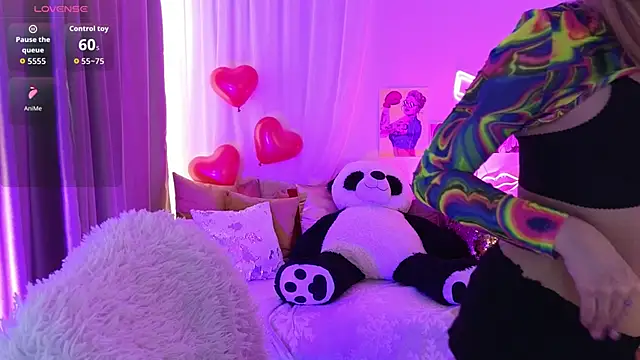 Snapshot of BattyMelody chatting on 02-09-26, 01:04 BattyMelody online show from 02-09-26, 01:04