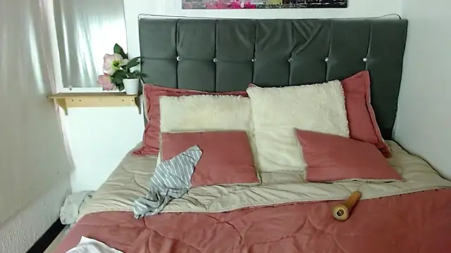 ShyVibes  online show from 03-06-25, 07:21