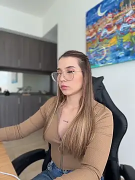 Snapshot of SophieRaily_ chatting on 03-30-26, 08:43 SophieRaily online show from 03-30-26, 08:43