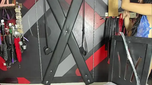 Snapshot of SUBMISSION_BDSM chatting on 12-19-25, 12:23 SUBMISSION BDSM online show from 12-19-25, 12:23