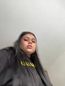 alissonfernandez  online show from 02-01-25, 10:23