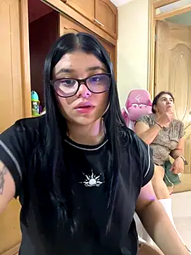 alissonfernandez  online show from 10-18-25, 04:26