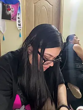 alissonfernandez  online show from 12-17-25, 12:49