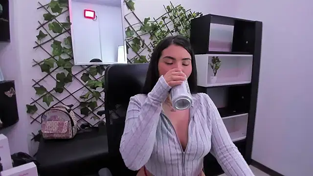 SophiaButt  online show from 04-23-26, 03:30