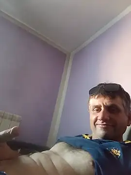 Snapshot of Gotowy40 chatting on 06-27-26, 04:12 Gotowy40 online show from 06-27-26, 04:12