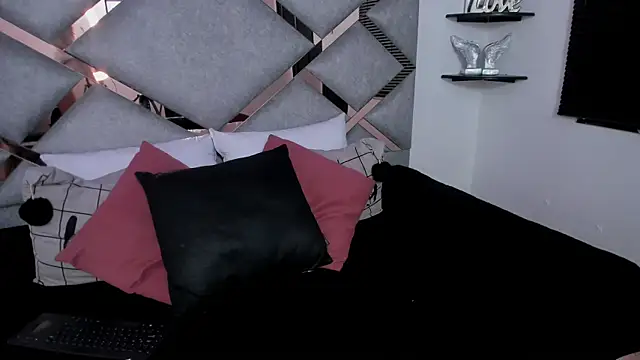 Snapshot of marian_pinzon chatting on 01-22-25, 02:48 marian pinzon online show from 01-22-25, 02:48