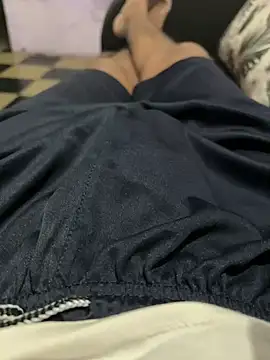 Snapshot of Desiboy___21 chatting on 12-12-24, 05:04 Desiboy 21 online show from 12-12-24, 05:04