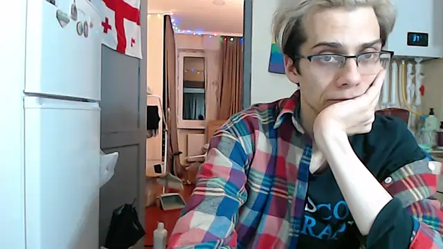 ShineMax18 online show from 12-17-24, 05:15