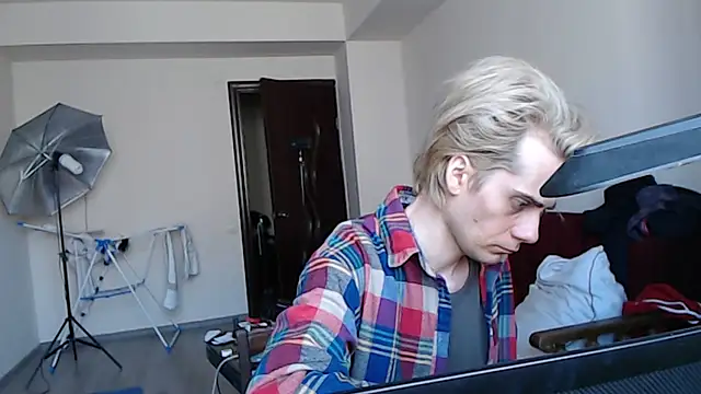 ShineMax18 online show from 03-16-25, 09:38