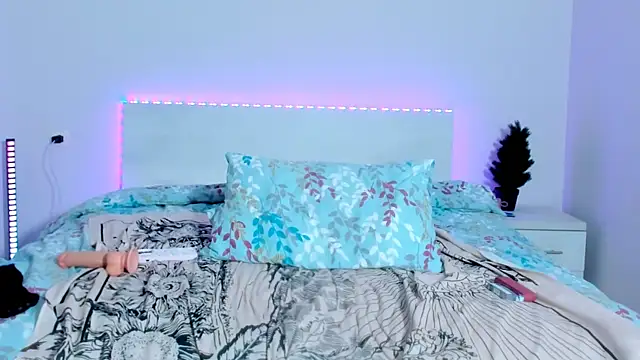 Snapshot of Shadow_Strik chatting on 12-30-24, 07:11 Shadow Strik online show from 12-30-24, 07:11