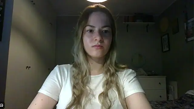 Snapshot of ROSIEx_sweet chatting on 10-22-25, 06:46 ROSIEx sweet online show from 10-22-25, 06:46