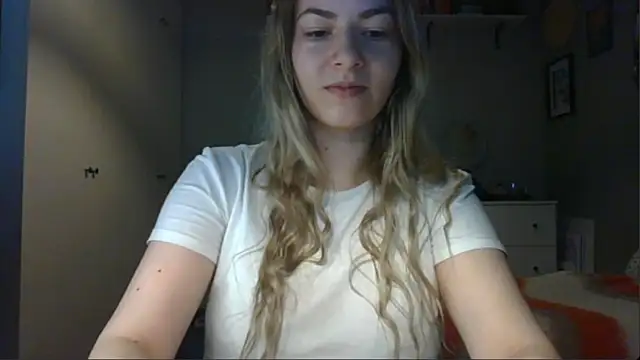 Snapshot of ROSIEx_sweet chatting on 11-04-25, 08:02 ROSIEx sweet online show from 11-04-25, 08:02