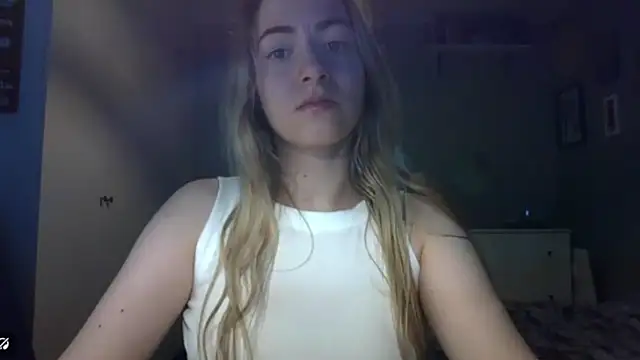 Snapshot of ROSIEx_sweet chatting on 04-01-26, 06:47 ROSIEx sweet online show from 04-01-26, 06:47