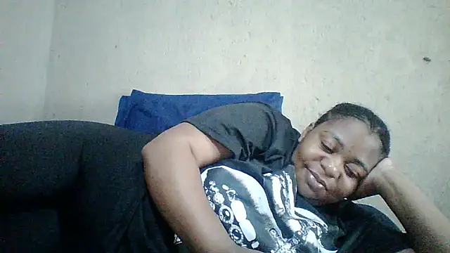 Snapshot of bustyboobs6 chatting on 12-18-25, 06:52 bustyboobs6 online show from 12-18-25, 06:52