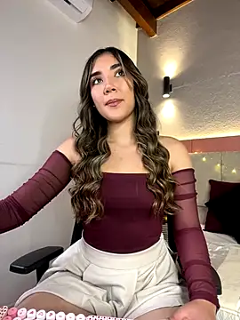 AniiRose online show from 10-28-25, 12:14