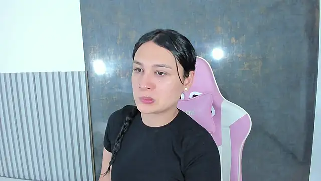 lana boomer online show from 10-31-25, 08:10