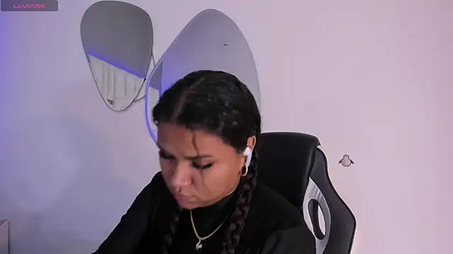 Carolina Evanss online show from 10-31-25, 11:33