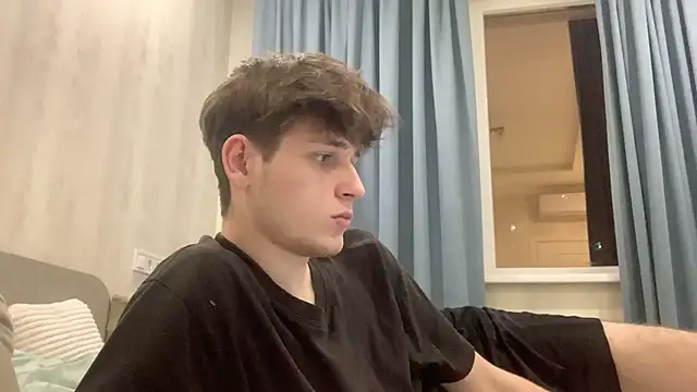 Snapshot of cutie_guys chatting on 12-06-24, 04:06 cutie guys online show from 12-06-24, 04:06