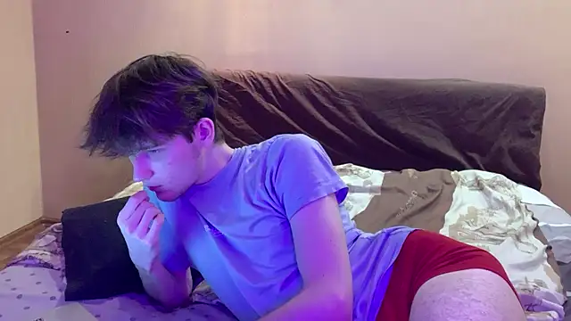 Snapshot of cutie_guys chatting on 01-13-25, 03:58 cutie guys online show from 01-13-25, 03:58