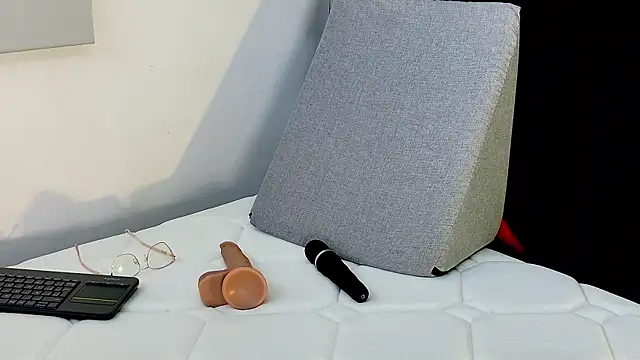 cutehanna1 online show from 10-07-25, 03:36