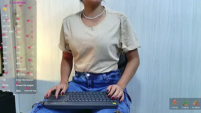 cutehanna1 online show from 11-18-25, 10:25