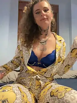 Snapshot of BlazyKitsune- chatting on 03-22-25, 07:31 BlazyKitsune- online show from 03-22-25, 07:31