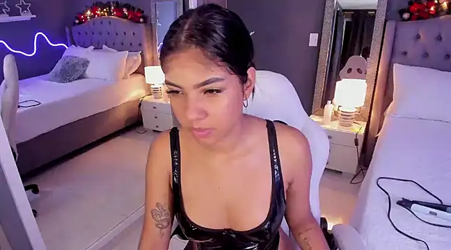 Snapshot of MadyLust chatting on 12-12-24, 12:27 MadyLust online show from 12-12-24, 12:27