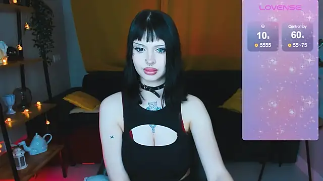 Snapshot of Barbara_xKiss chatting on 01-21-25, 08:41 Barbara xKiss online show from 01-21-25, 08:41