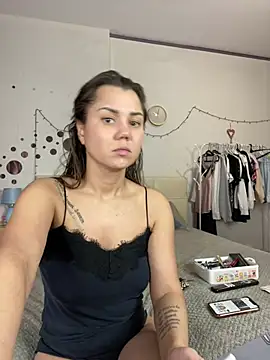 Snapshot of MiraMiss chatting on 12-24-24, 05:05 MiraMiss online show from 12-24-24, 05:05