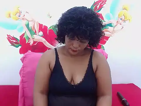 Snapshot of SexyEbony37X chatting on 10-18-25, 05:21 SexyEbony37X online show from 10-18-25, 05:21