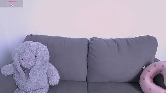 Snapshot of petite_paola chatting on 06-11-26, 03:43 petite paola online show from 06-11-26, 03:43