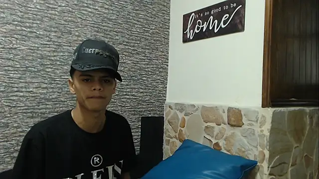 Snapshot of Billy_zander chatting on 01-14-25, 04:40 Billy zander online show from 01-14-25, 04:40