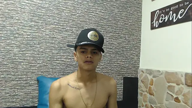 Snapshot of Billy_zander chatting on 01-16-25, 01:14 Billy zander online show from 01-16-25, 01:14