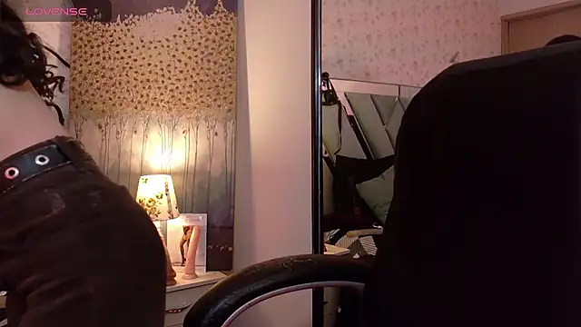 Queenjenn   online show from 04-16-26, 07:47