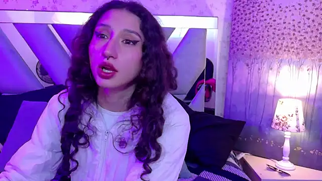 Queenjenn   online show from 04-22-26, 11:28