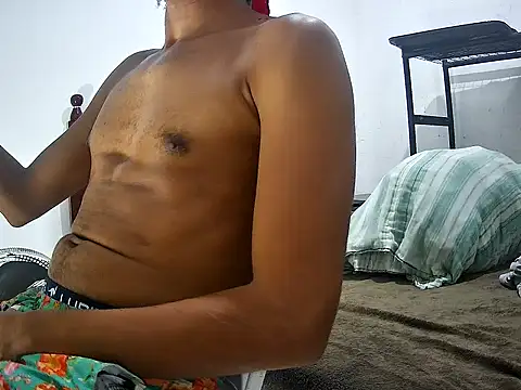 Snapshot of SkinnyLatinMan chatting on 11-01-25, 02:13 SkinnyLatinMan online show from 11-01-25, 02:13